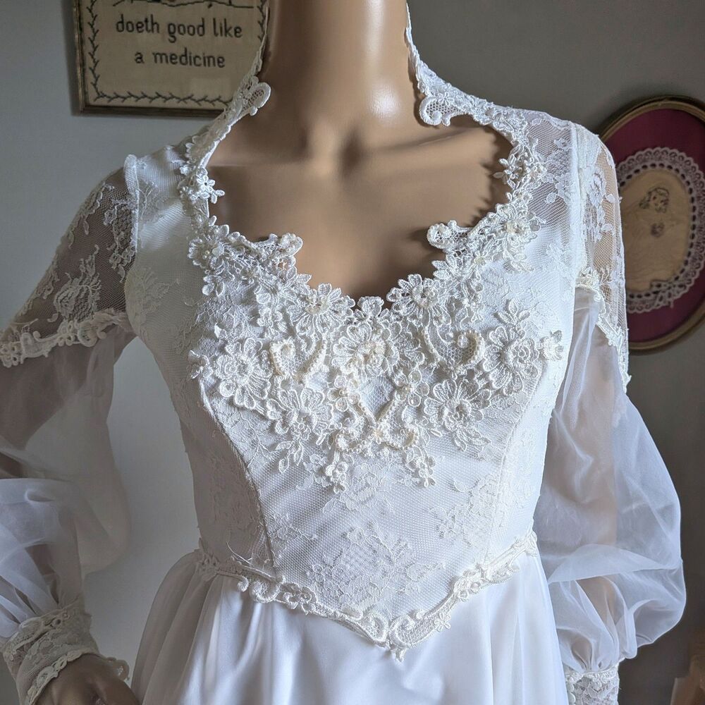 Vintage 1970s Bridallure Wedding Dress Floral Lace Gown Train Bridal Maxi Size 4 - Picture 4 of 16